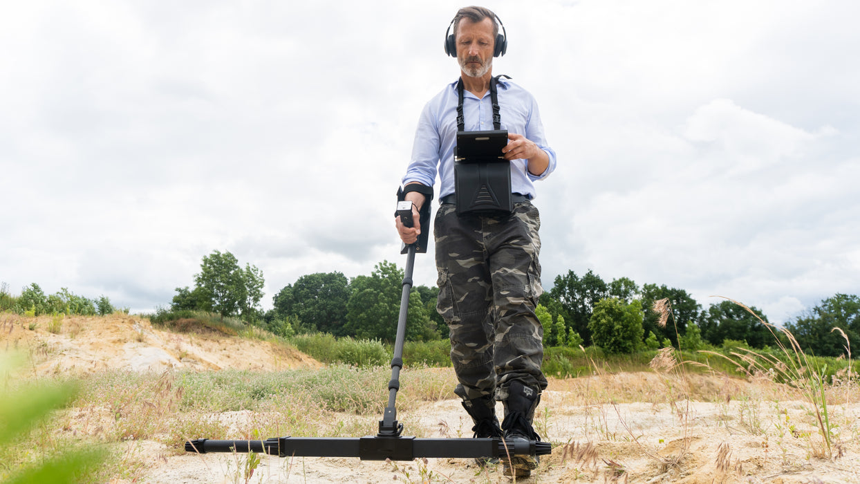 VEVOR Metal Detector in uso